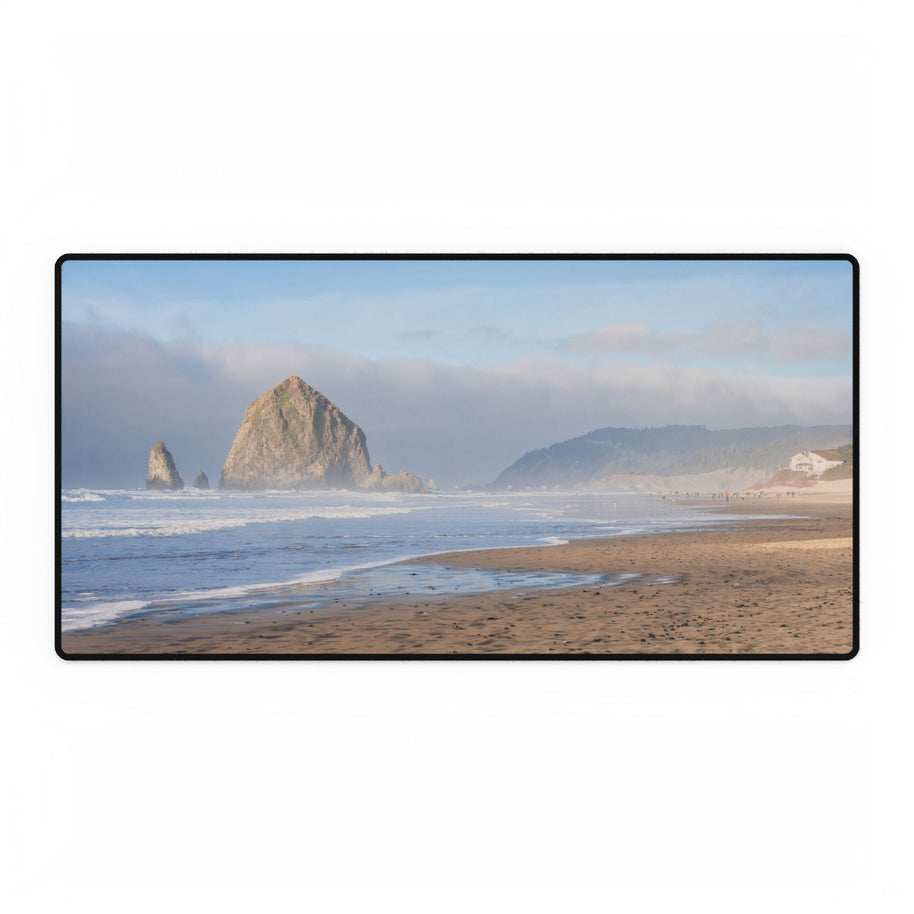 Pacific Beach Schreibtischunterlage — Küsten-Mauspad mit Haystack Rock Motiv