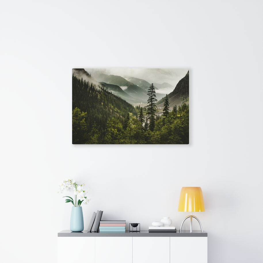 Mountain Valley, Colorado Canvas Gallery Wrap – Nebeliger Wald
